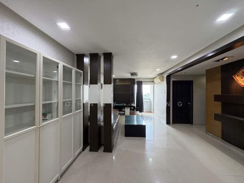 Kondominium untuk Dijual di Amadesa Resort Condominium - Johnny Leong - Living Room - PropertyGuru.com.my