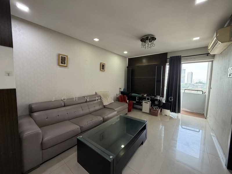 Kondominium untuk Dijual di Amadesa Resort Condominium - Johnny Leong - Living Room - PropertyGuru.com.my