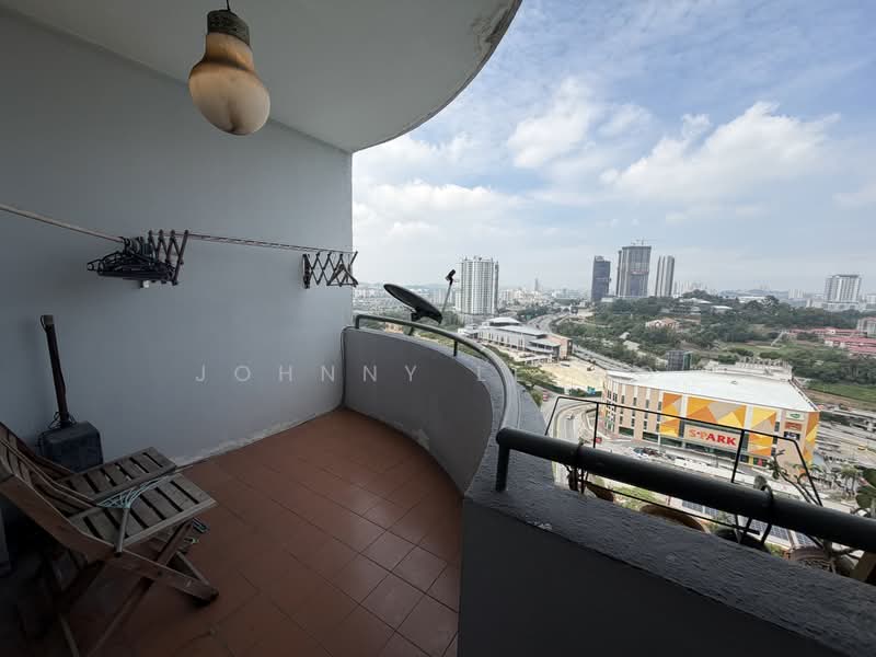Kondominium untuk Dijual di Amadesa Resort Condominium - Johnny Leong - Balcony - PropertyGuru.com.my
