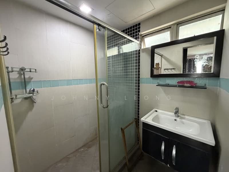 Kondominium untuk Dijual di Amadesa Resort Condominium - Johnny Leong - Bathroom - PropertyGuru.com.my