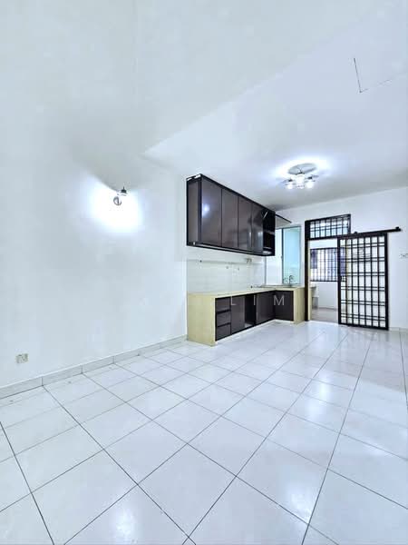 1.5-storey Terraced House for Sale in Taman Impian Emas (Skudai) - Karl Lim - Kitchen - PropertyGuru.com.my