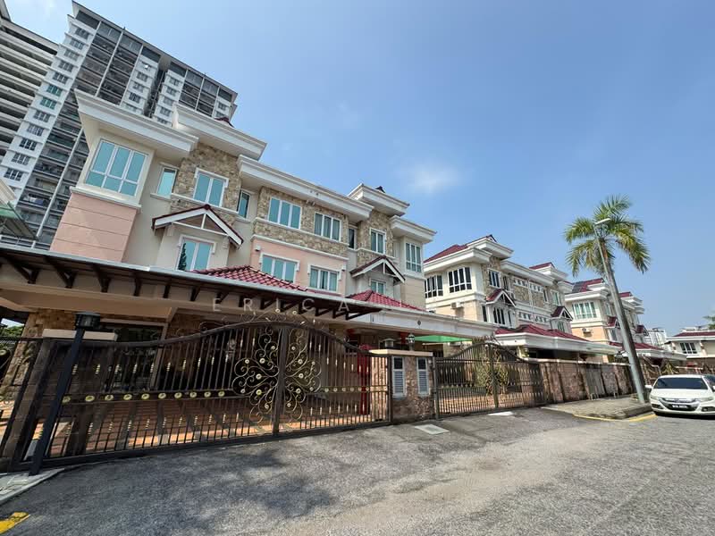 Rumah Berkembar untuk Dijual di Taman Naga Emas (Salak South) - Erica Law - Exterior - PropertyGuru.com.my