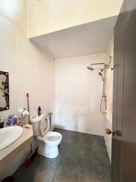 Rumah Teres 2 Tingkat untuk Dijual di Sungai Buloh (Selangor) - Crystal Lum - Bathroom - PropertyGuru.com.my