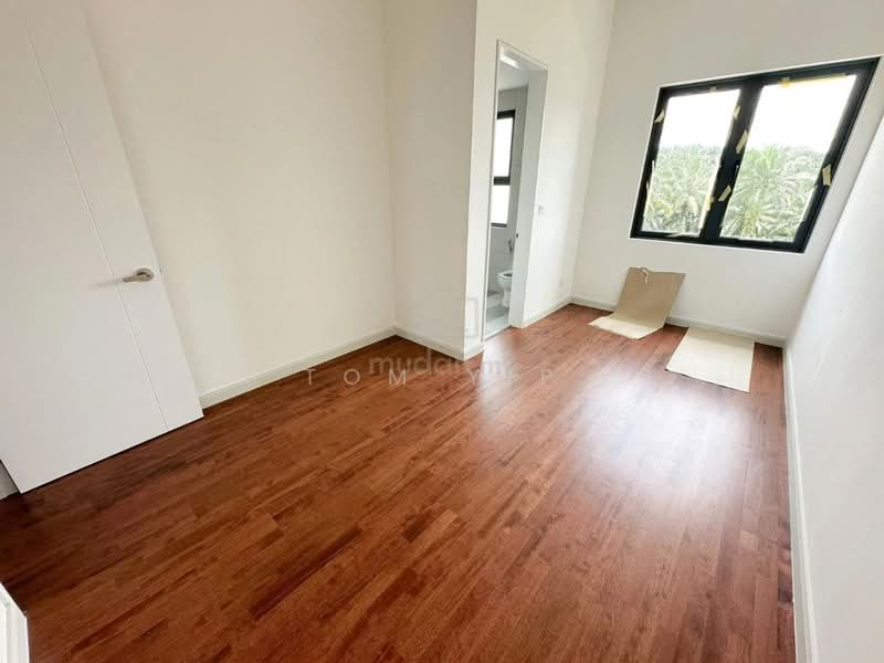 2-storey Terraced House for Sale in Sungai Buloh (Selangor) - Tom Yip - Bedroom - PropertyGuru.com.my