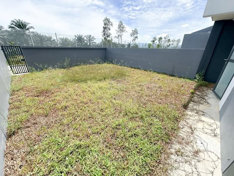2-storey Terraced House for Sale in Sungai Buloh (Selangor) - Tom Yip - Exterior - PropertyGuru.com.my