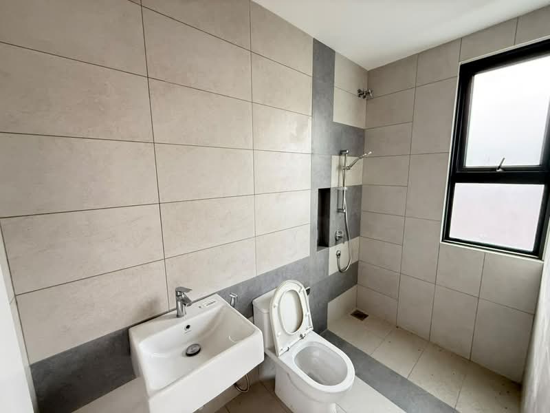2-storey Terraced House for Sale in Sungai Buloh (Selangor) - Tom Yip - Bathroom - PropertyGuru.com.my