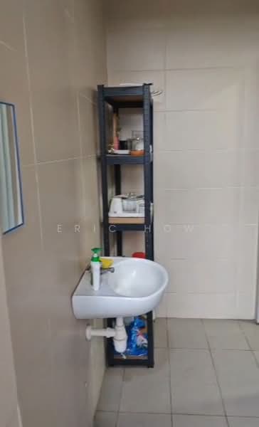 Kedai / Pejabat untuk Disewa di Bandar Puteri Puchong (Puchong) - Eric How - Bathroom - PropertyGuru.com.my