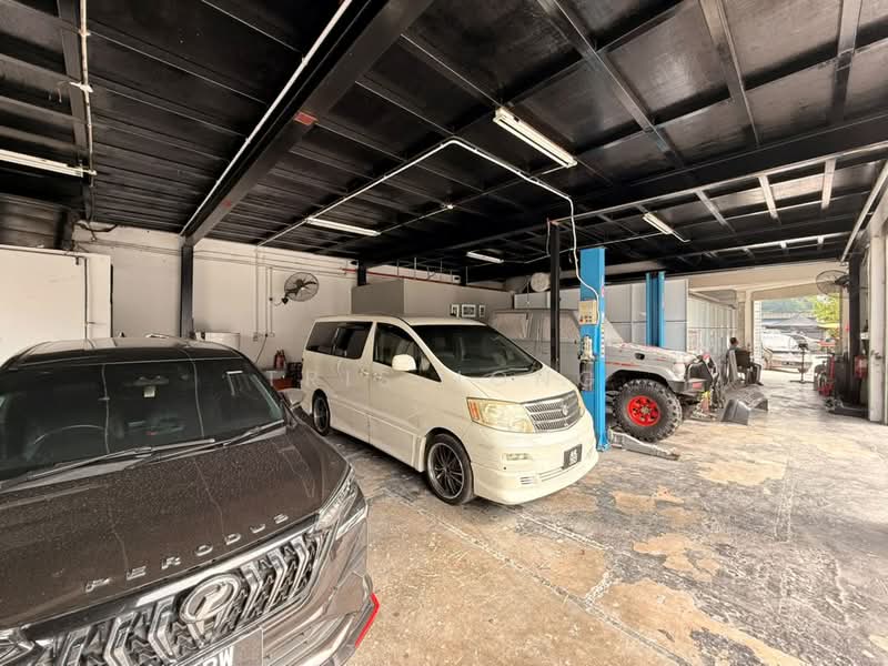 Kilang untuk Disewa di Batu Caves (Selangor) - Tris Jong - Car Park - PropertyGuru.com.my
