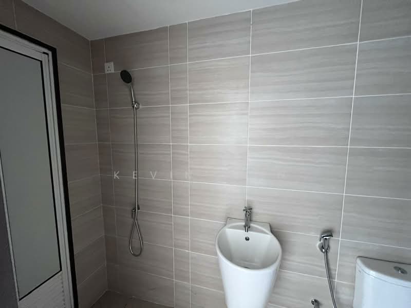 Office for Rent in Kampung Berembang (Ampang) - Kevin Chen - Bathroom - PropertyGuru.com.my