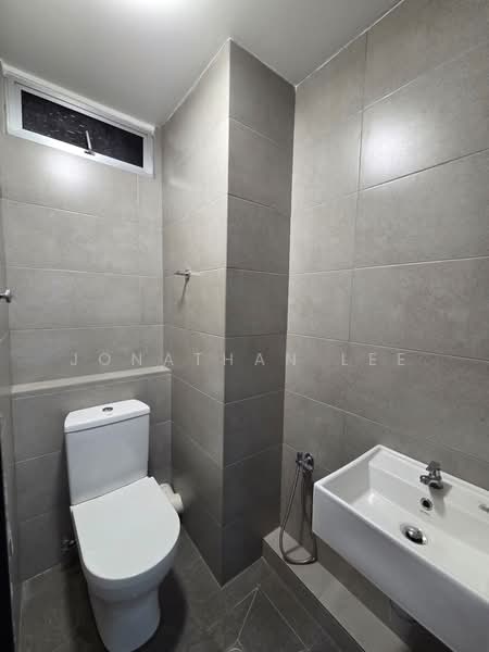 Pangsapuri untuk Dijual di Sinar Bukit Dumbar - Jonathan Lee - Bathroom - PropertyGuru.com.my