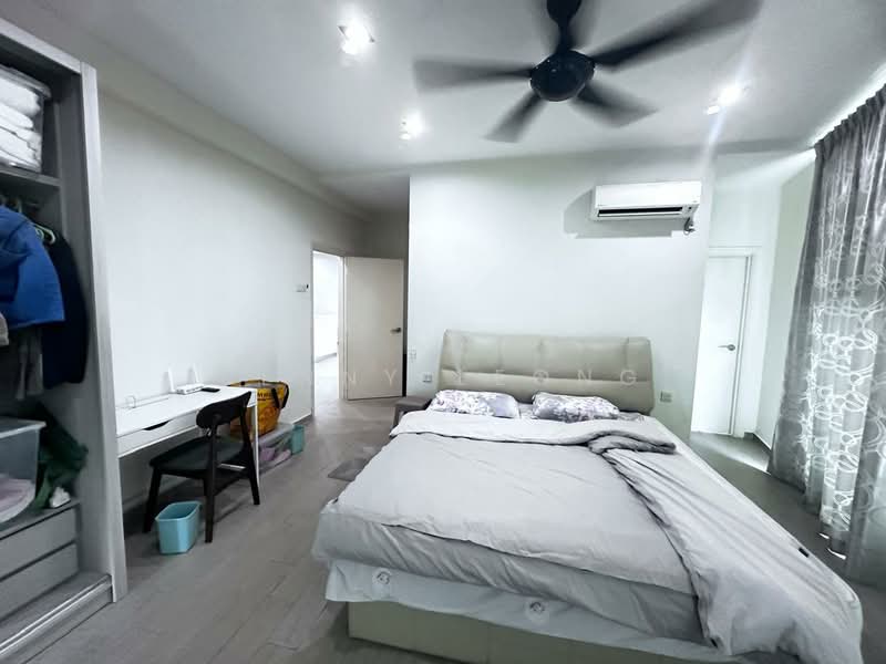 Kondominium untuk Dijual di The Brezza - Jenny Leong - Bedroom - PropertyGuru.com.my