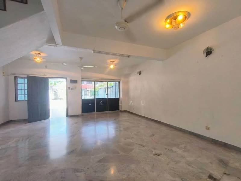 Rumah Teres 2 Tingkat untuk Disewa di BANDAR PUCHONG JAYA (Puchong) - JK Lau - Living Room - PropertyGuru.com.my