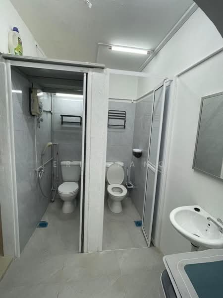 Terraced House for Rent in Taman Damai Jaya (Skudai) - Eric Tang - Bathroom - PropertyGuru.com.my