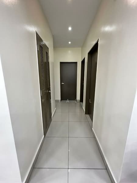Kondominium untuk Disewa di The Henge - Crystal Lum - Corridor - PropertyGuru.com.my