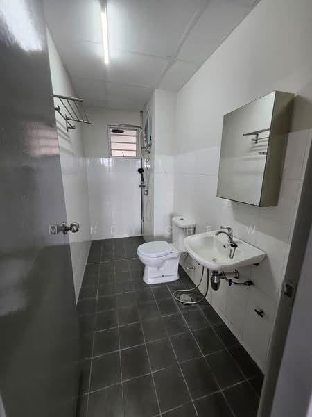 Kondominium untuk Disewa di Casa Idaman - Mandy Cheow - Bathroom - PropertyGuru.com.my