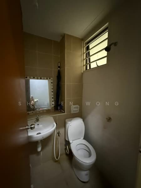 Apartment for Rent at Sky Garden Residences - Shereen Wong - Bathroom - PropertyGuru.com.my