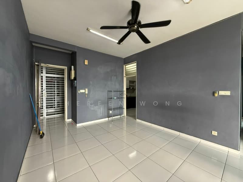 Apartment for Rent at Sky Garden Residences - Shereen Wong - Living Room - PropertyGuru.com.my