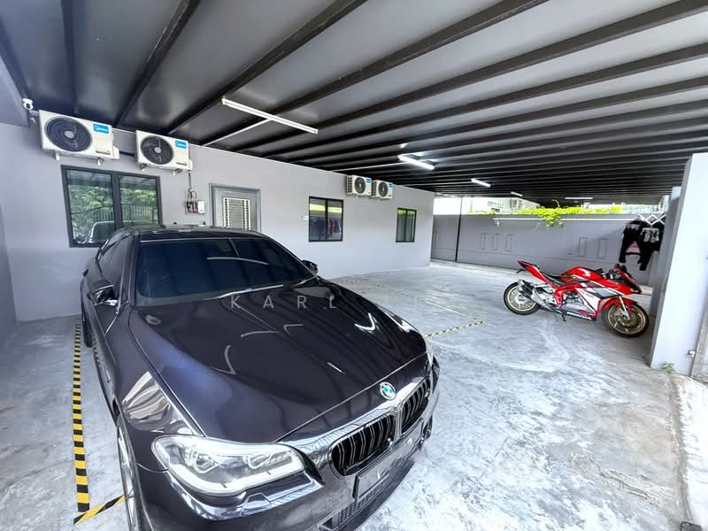 Rumah Berkembar untuk Dijual di Taman Abad (Johor Bahru) - Karl Lim - Car Park - PropertyGuru.com.my