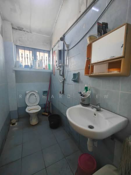 2-storey Terraced House for Sale in SS2 (Petaling Jaya) - Richard Liew - Bathroom - PropertyGuru.com.my
