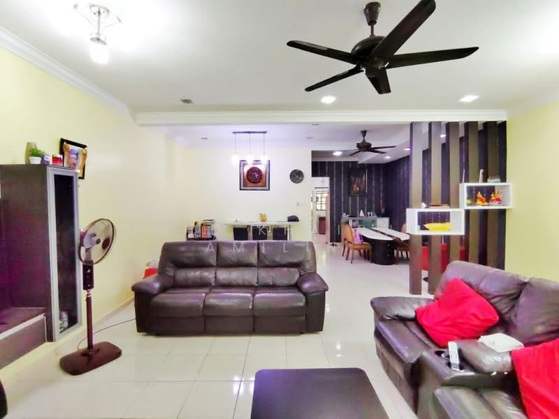 2-storey Terraced House for Sale in Bandar Nusaputra (Puchong) - Mohd Khairul Amilin - Living Room - PropertyGuru.com.my