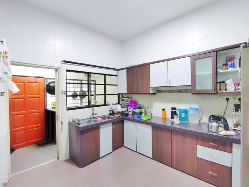 2-storey Terraced House for Sale in Bandar Nusaputra (Puchong) - Mohd Khairul Amilin - Kitchen - PropertyGuru.com.my