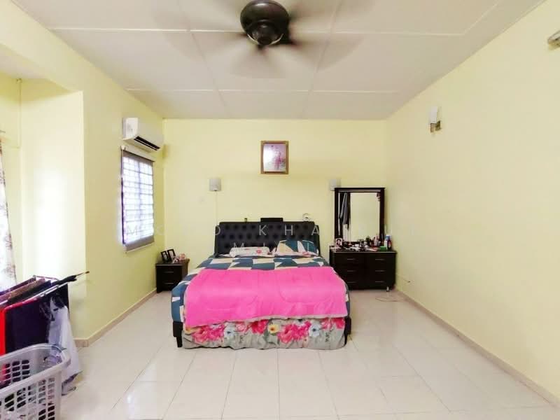 2-storey Terraced House for Sale in Bandar Nusaputra (Puchong) - Mohd Khairul Amilin - Bedroom - PropertyGuru.com.my