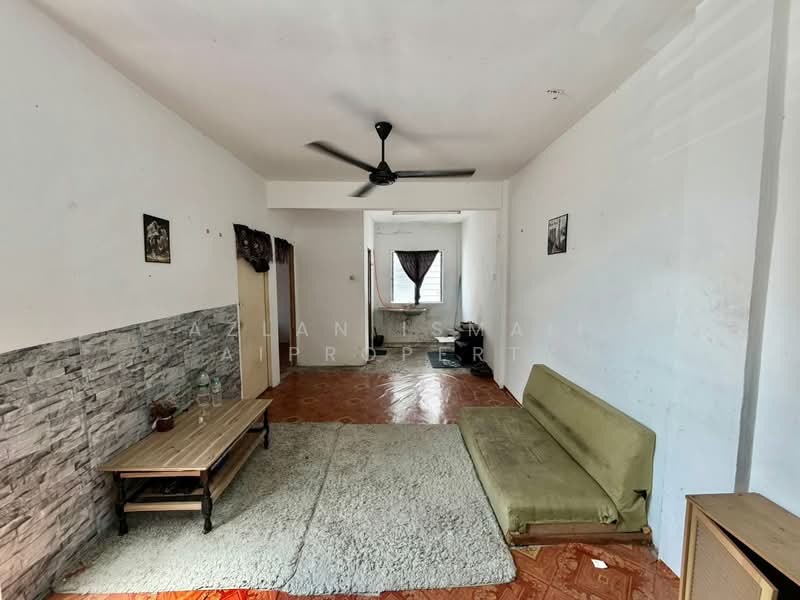 Flat for Sale at Pangsapuri Nuri - Azlan Ismail aiproperty - Living Room - PropertyGuru.com.my