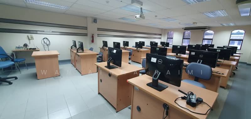 Commercial Bungalow for Rent in Seremban (Negeri Sembilan) - Wan Ainaa Raimi - Study - PropertyGuru.com.my