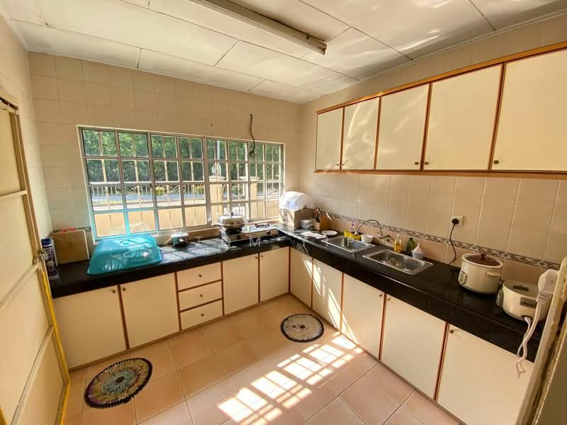 Bungalow for Sale in Bandar Country Homes (Rawang) - Tom Yip - Kitchen - PropertyGuru.com.my