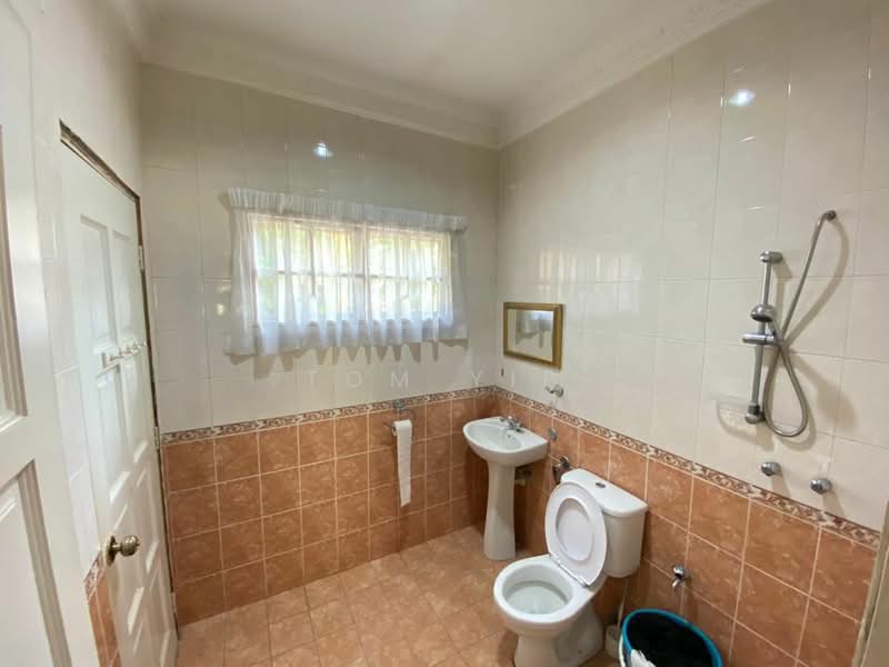 Bungalow for Sale in Bandar Country Homes (Rawang) - Tom Yip - Bathroom - PropertyGuru.com.my