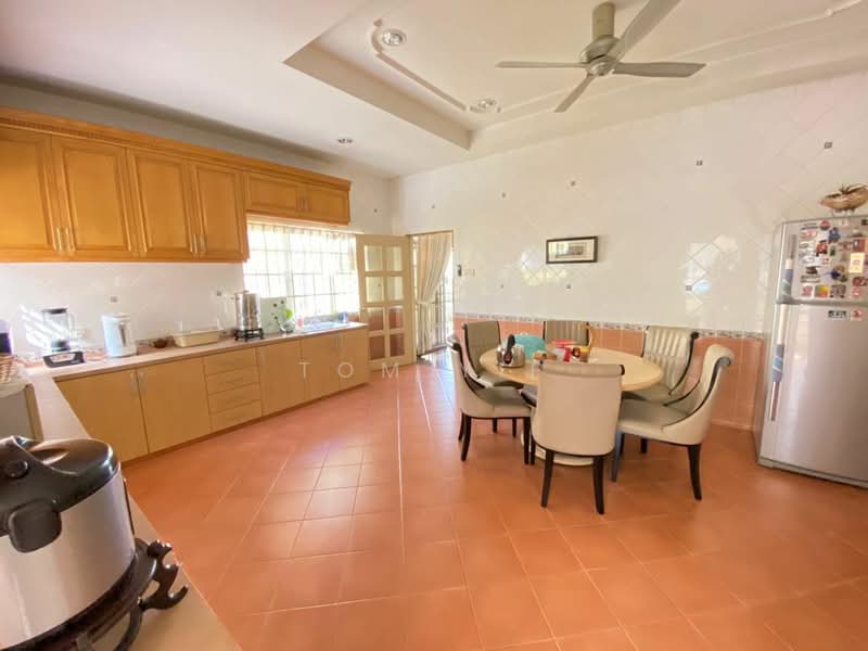 Bungalow for Sale in Bandar Country Homes (Rawang) - Tom Yip - Kitchen - PropertyGuru.com.my