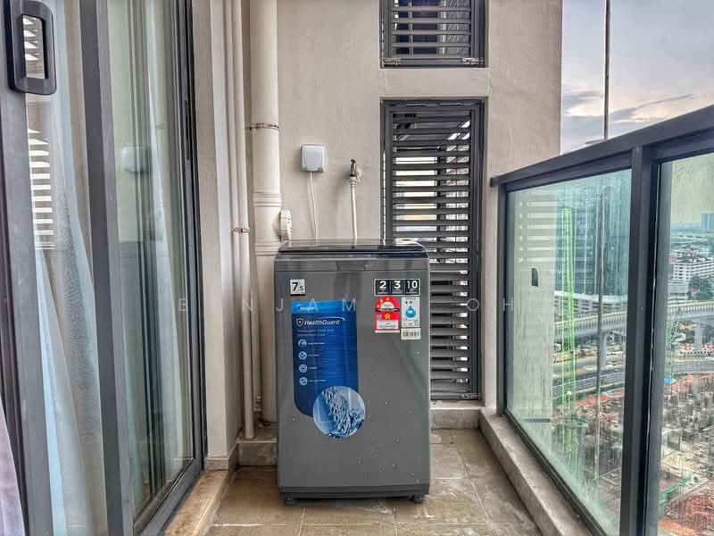 Servis Apartment untuk Disewa di R&F Princess Cove Phase 1 - Benjamin Oh - Balcony - PropertyGuru.com.my