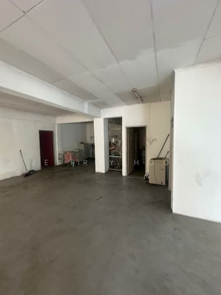 Shop for Rent in Taipan Business Centre (Subang Jaya) - Jeffrey Hoon - Interior - PropertyGuru.com.my