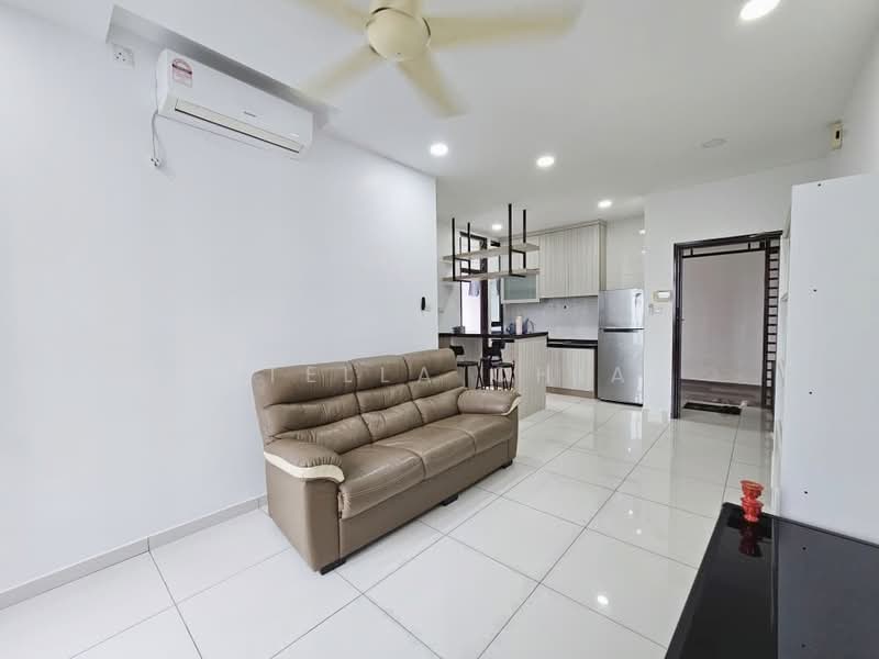 Servis Apartment untuk Dijual di D'Summit Residences - Stella Chia - Living Room - PropertyGuru.com.my