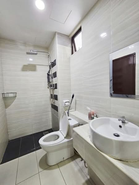 Servis Apartment untuk Dijual di D'Summit Residences - Stella Chia - Bathroom - PropertyGuru.com.my
