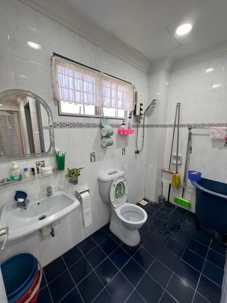 Bungalow for Sale in Bandar Country Homes (Rawang) - Tom Yip - Bathroom - PropertyGuru.com.my