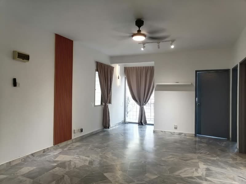 Pangsapuri untuk Disewa di Sri Anggerik 1 - Yi Jun - Living Room - PropertyGuru.com.my
