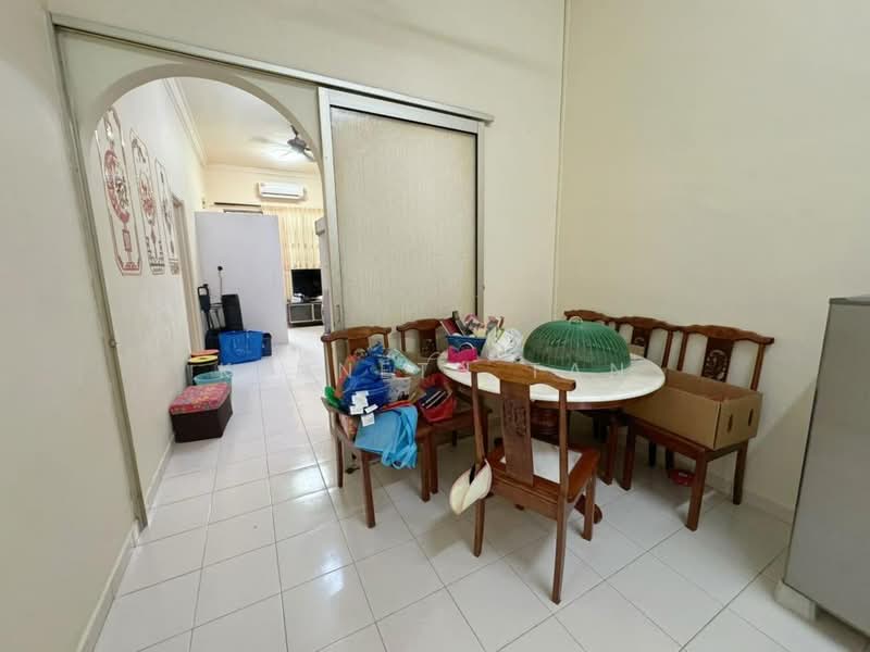 Terraced House for Sale in Taman Puteri Wangsa (Ulu Tiram) - Kenneth Tan - Dining Room - PropertyGuru.com.my