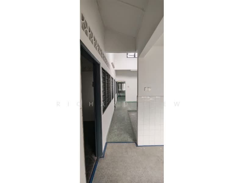 Rumah Teres 1 Tingkat untuk Dijual di Taman Paramount (Petaling Jaya) - Richard Liew - Corridor - PropertyGuru.com.my