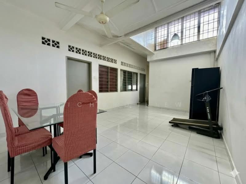 1-storey Terraced House for Sale in Taman Paramount (Petaling Jaya) - Richard Liew - Dining Room - PropertyGuru.com.my