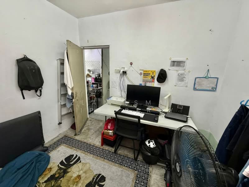Flat for Sale at Pangsapuri Nuri - Azlan Ismail aiproperty - Study - PropertyGuru.com.my