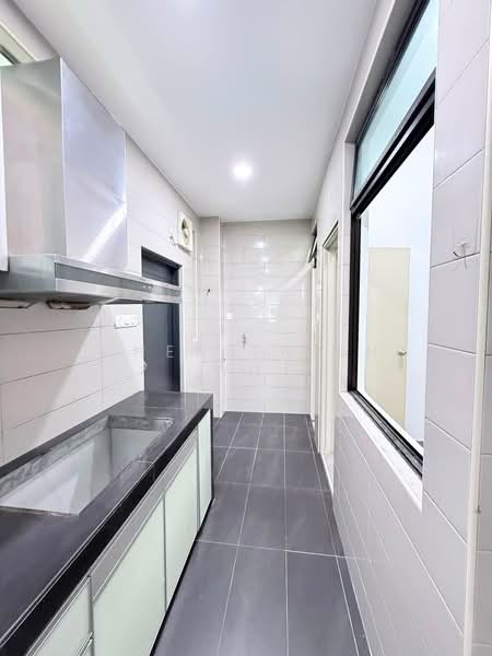 Rumah Kluster untuk Dijual di Taman Adda Heights (Tebrau) - Chen Shieh Yu - Kitchen - PropertyGuru.com.my