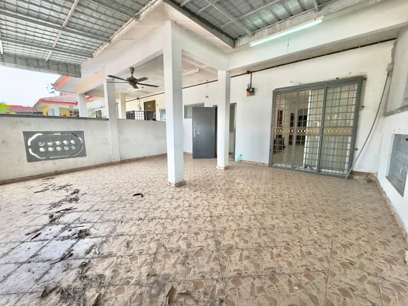 1-storey Terraced House for Sale in Bandar Tasik Kesuma (Beranang) - Nurashekin . - Exterior - PropertyGuru.com.my