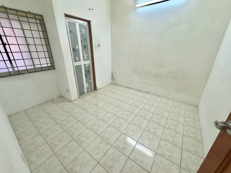1-storey Terraced House for Sale in Bandar Tasik Kesuma (Beranang) - Nurashekin . - Interior - PropertyGuru.com.my
