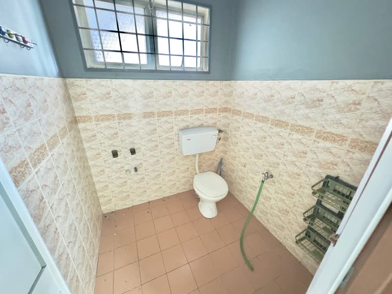 1-storey Terraced House for Sale in Bandar Tasik Kesuma (Beranang) - Nurashekin . - Bathroom - PropertyGuru.com.my