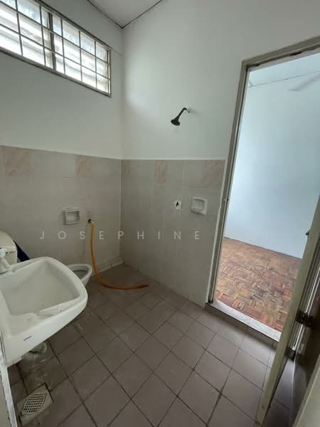 Rumah Teres 2 Tingkat untuk Dijual di Taman Bukit Minyak Indah (Bukit Minyak) - Josephine Lim - Bathroom - PropertyGuru.com.my