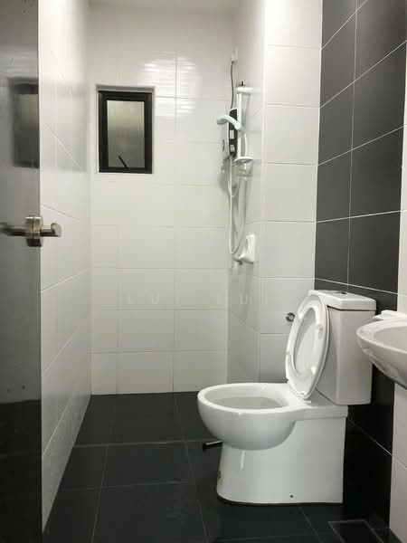 Service Residence for Sale at Sky View - Lui Lui - Bathroom - PropertyGuru.com.my