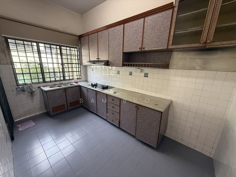 Rumah Teres 2 Tingkat untuk Dijual di Taman Titiwangsa (Kluang) - Sam Bro - Kitchen - PropertyGuru.com.my