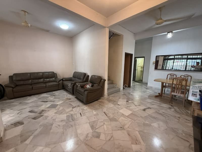 Rumah Teres 2 Tingkat untuk Dijual di Taman Titiwangsa (Kluang) - Sam Bro - Living Room - PropertyGuru.com.my