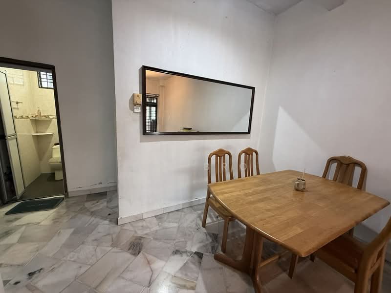 Rumah Teres 2 Tingkat untuk Dijual di Taman Titiwangsa (Kluang) - Sam Bro - Dining Room - PropertyGuru.com.my